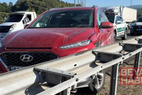 Bolu Dağı Tüneli girişinde otomobil bariyerlere çarptı: 2 yaralı