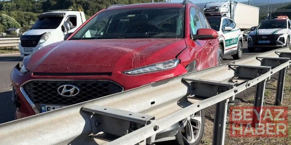 Bolu Dağı Tüneli girişinde otomobil bariyerlere çarptı: 2 yaralı