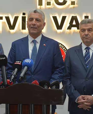 Bakan Bolat: Sarp Gümrük Kapısı