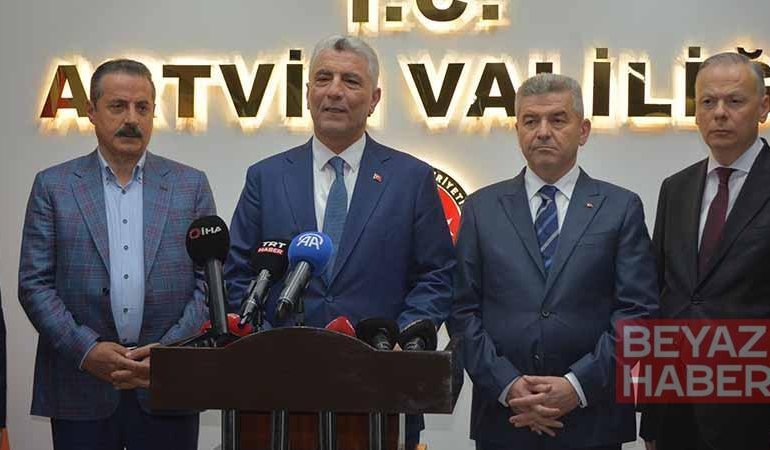 Bakan Bolat: Sarp Gümrük Kapısı
