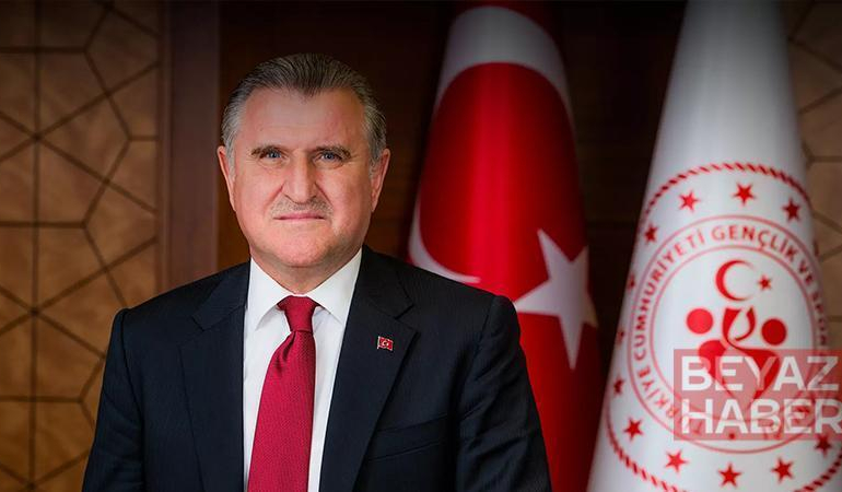 Bakan Bak: Gençlerimizin kariyer planlamalarına destek oluyoruz