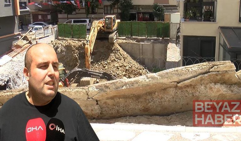 Kağıthane’de iş makinesi yan binanın balkonunu yıktı: Ev sahibi