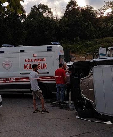 Beykoz’da iki otomobilin çarpıştığı kazada 7 kişi yaralandı