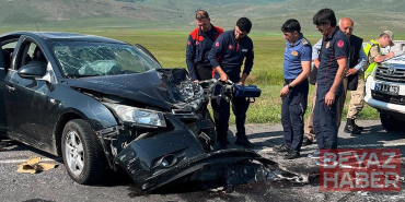 Minibüs ile otomobil çarpıştı, 7 kişi yaralandı