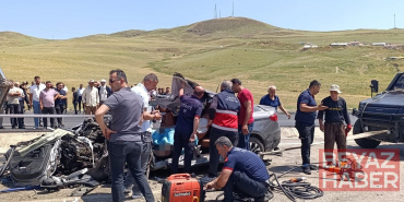Kaza sonrası araç hurda yığınına döndü: 2 ölü, 1 yaralı