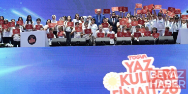 İstanbul'da "TÜGVA Yaz Okulları Finali" programı düzenlendi
