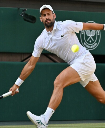 Novak Djokovic, Wimbledon'da yarı finale yükseldi