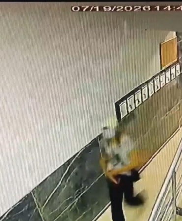 Zeytinburnu’nda kapının göbek kilidini kırıp evi soydular: 3 şüpheli tutuklandı