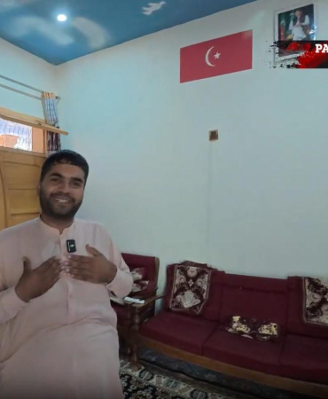 Sınır köyünde Türk bayrağı sürprizi