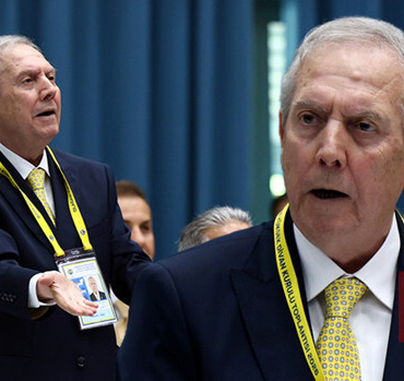 Fenerbahçe Yüksek Divan Kurulu Toplantısı'nda gerginlik! Aziz Yıldırım'dan Orhan Demirel'e tepki: 'Seni suçlayan mı var?'