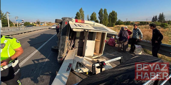 Tarım işçilerini taşıyan minibüs devrildi: 2