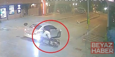 Eskişehir’de motosiklet otomobile çarptı; kaza kamerada