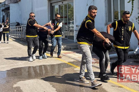 Arsa anlaşmazlığı yaşadığı kişinin husumetlilerine konum gönderdi, saldırıda kendisi de yaralandı