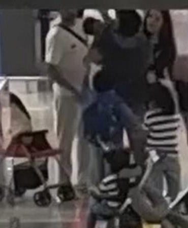 2 yaşındaki bebeği Heimlich manevrasıyla kurtaran personele ödül
