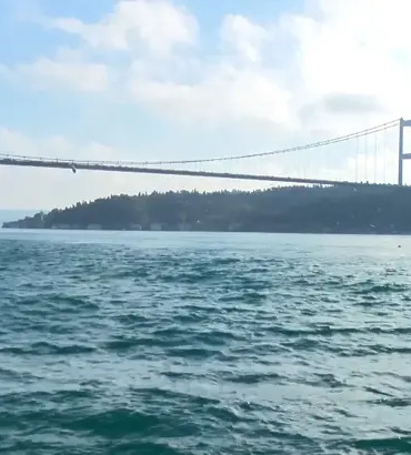 İstanbul Boğazı gemi trafiği çift yönlü askıya alındı