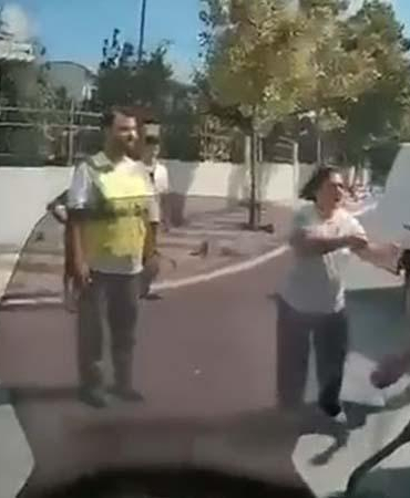 Sancaktepe’de kadınlar arasındaki saç saça kavga kamerada
