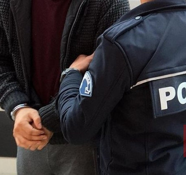Ünlülere yönelik uyuşturucu soruşturmasında yeni gelişme... Reşit olmayan kız çocuklarını pazarladığı iddia edilen Koray Beşli tutuklandı