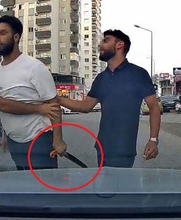 Trafikte tartıştığı sürücüyü darbedip, testereyle saldırmaya çalıştı