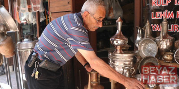 58 yıllık kalay ustası mesleğini yaşatmaya çalışıyor