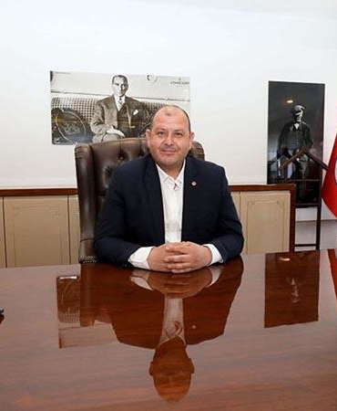 Menderes Belediye Başkanı Çiçek dahil 16 şüpheli adliyede