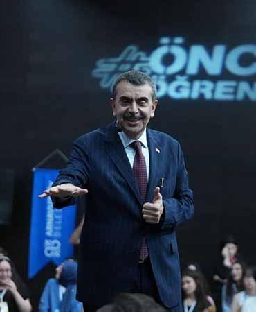 Bakan Tekin: Sınav sisteminde değişiklik yok ama sorular müfredata uygun hale gelecek