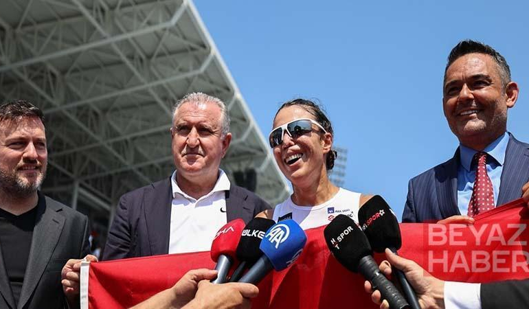 Osman Aşkın Bak: Türkiye sporun bütün dallarında finallere gitmeye başladı