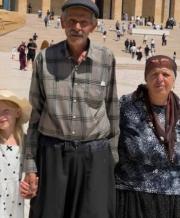 34 yıl sonra ikiz çocuk sahibi olan aileye
