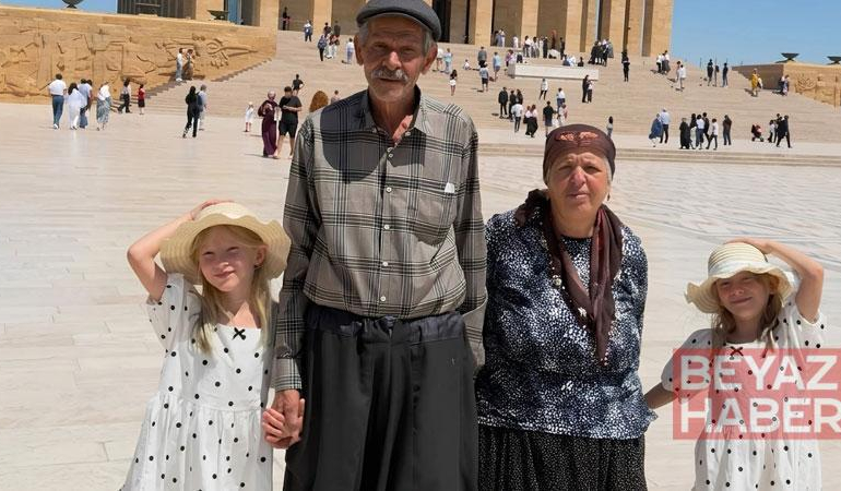 34 yıl sonra ikiz çocuk sahibi olan aileye