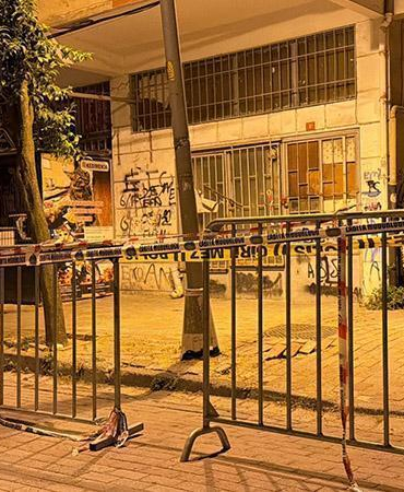 Güngören’de balkonu çöken 5 katlı bina tahliye edildi