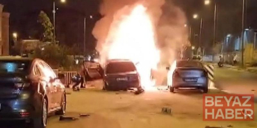 Sultanbeyli’de park halindeki araçlara çarpan otomobil alev aldı; kaçan sürücü yakalandı