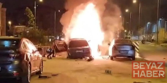 Sultanbeyli’de park halindeki araçlara çarpan otomobil alev aldı; kaçan sürücü yakalandı