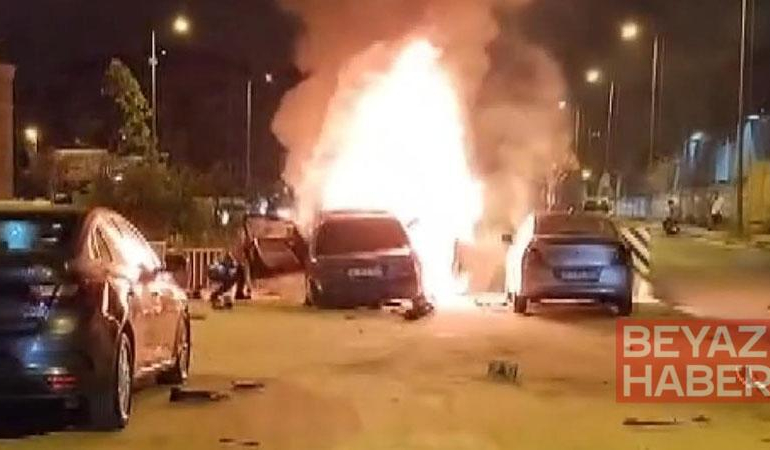 Sultanbeyli’de park halindeki araçlara çarpan otomobil alev aldı; kaçan sürücü yakalandı
