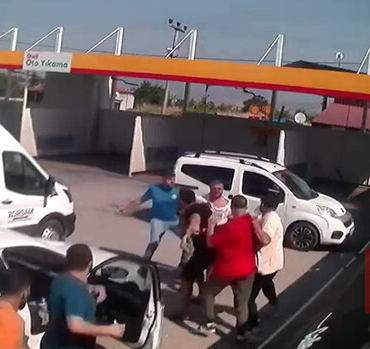 Samsun'da başpehlivan Serhat Elvan'a akaryakıt istasyonunda saldırı: O anlar kamerada
