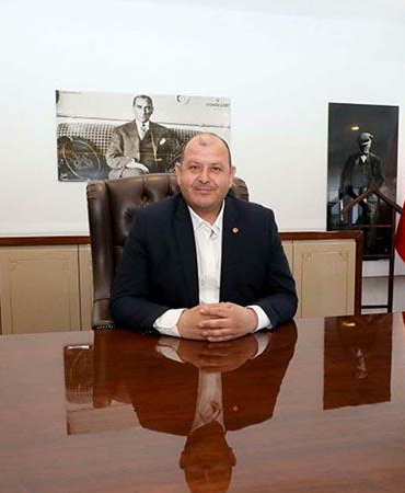 Tutuklanan Menderes Belediye Başkanı Çiçek, CHP