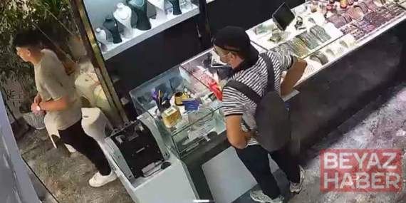 Kuyumcudan bilezik çalan şüpheliyi esnaf yakaladı; o anlar kamerada