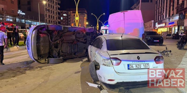 Otomobil, park halindeki 2 araca çarpıp devrildi; 4 yaralı