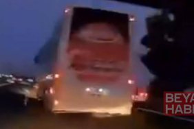 Otobüs aniden şerit değiştirdi, kaza yapan otomobildekilerin yaşadığı korku kameraya yansıdı