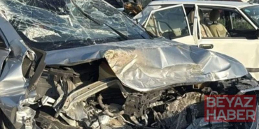 Otomobiller kafa kafaya çarpıştı: 1 ölü, 7 yaralı