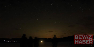 Göl kenarındaki etkinlikle Perseid meteor yağmurunu izlediler