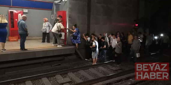 İzmir’de metro seferleri normale döndü
