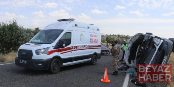 Diyarbakır’da minibüs devrildi: 3 ölü, 11 yaralı