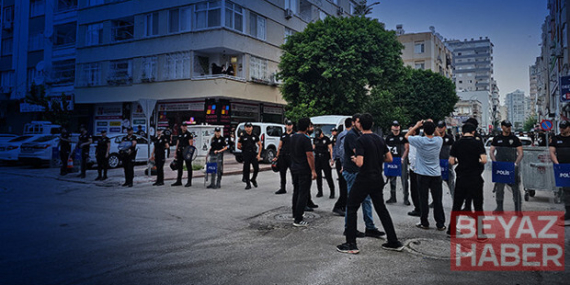 Alparslan Kuytul'un evinde polis arama yapıyor