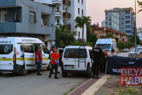 Husumetlisi ile eşini iş yerinde, müdahale eden oğlunu da araçta silahla vurdu: Baba ve oğlu öldü, anne yaralı