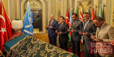 Bakan Bolat, Ertuğrul Gazi Türbesi’ni ziyaret etti