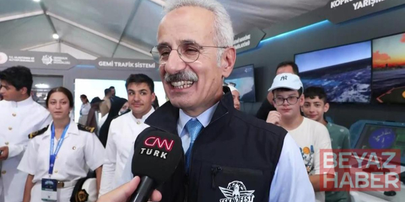 Bakan Uraloğlu CNN TÜRK'te anlattı: Türkiye'nin Mavi Vatan'ı anlık takipte