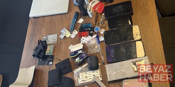 Garda bulunan çantadan kopya düzenekleri çıktı, öğretmen gözaltına alındı