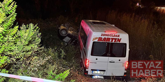 Minibüsü ile otomobil çarpıştı: 11 yaralı