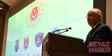 Bakan Güler, üst rütbeye terfi eden personel için düzenlenen törene katıldı