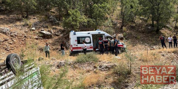 Şarampole yuvarlanan kamyonetin sürücüsü yaşamını yitirdi