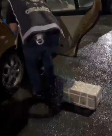 İstanbul’da silah kaçakçılarına operasyon: 120 tabanca ele geçirildi